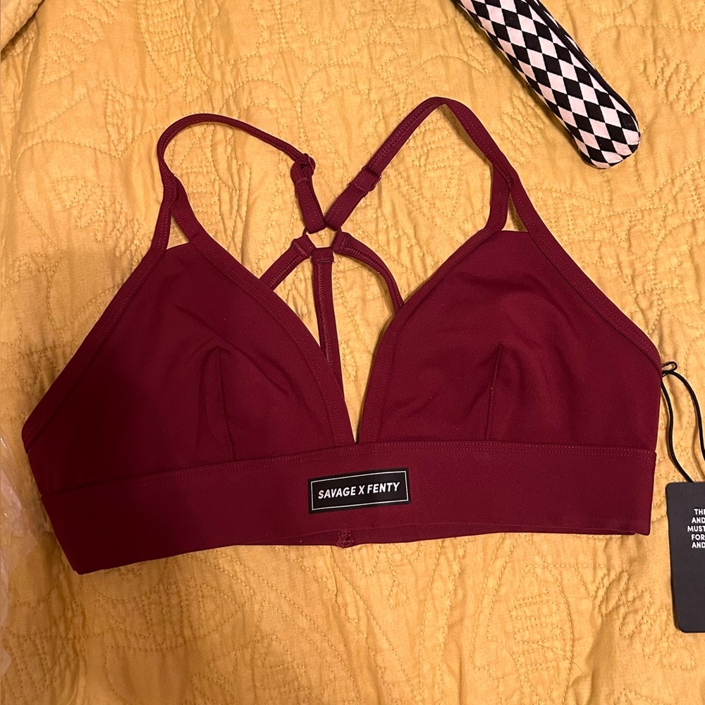 Brand new!! Red cocoa color Savage x Fenty sports bra size M